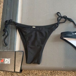 2 bikini bottoms